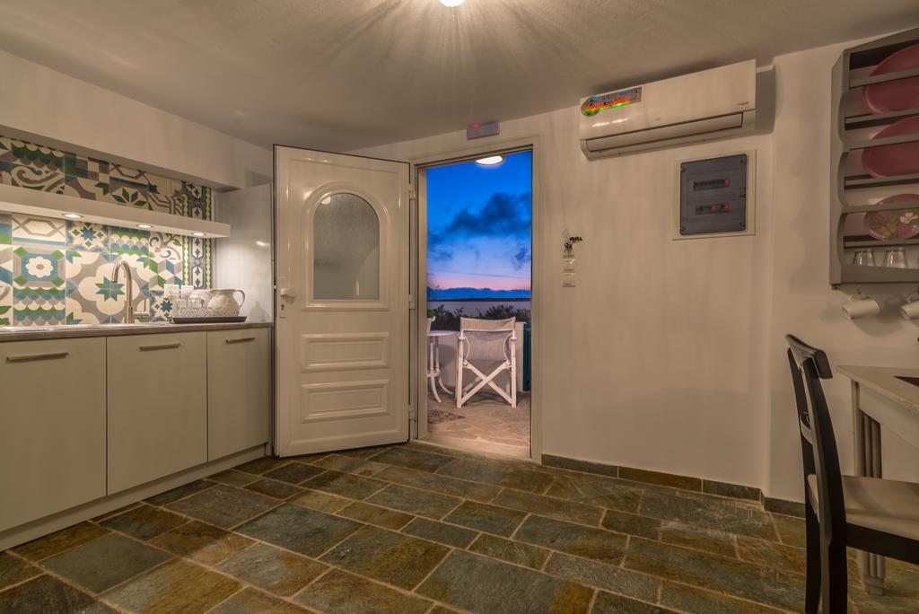 Eiriana Luxury Suites Πλάκα Μήλου Εξωτερικό φωτογραφία